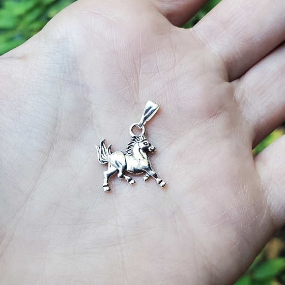 New Mini Horse Charm - Picture 3 of 8